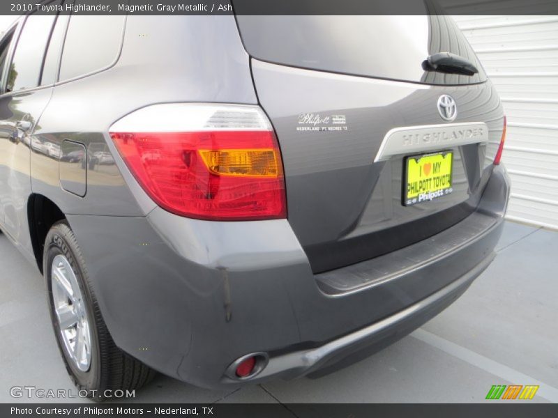 Magnetic Gray Metallic / Ash 2010 Toyota Highlander