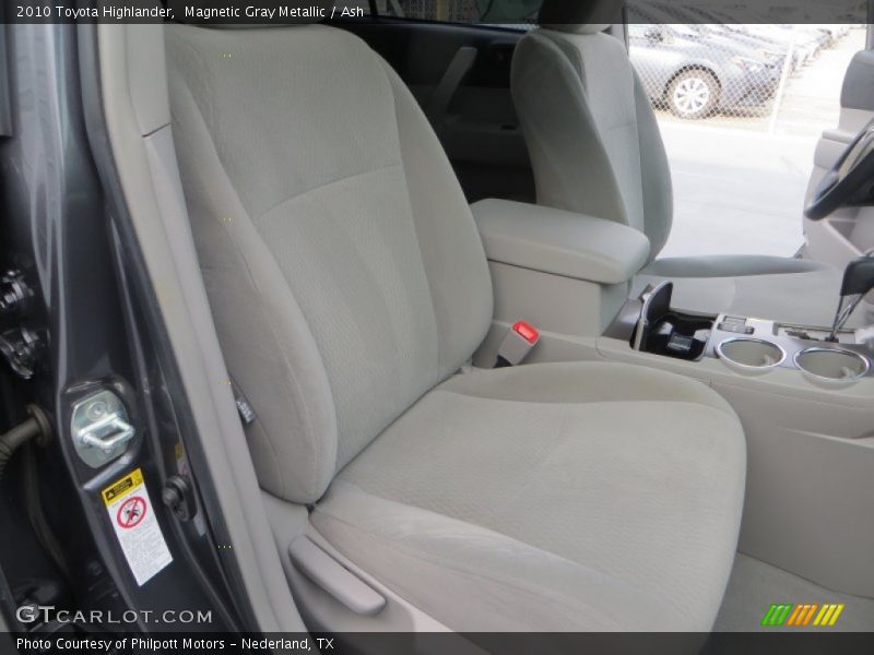 Magnetic Gray Metallic / Ash 2010 Toyota Highlander