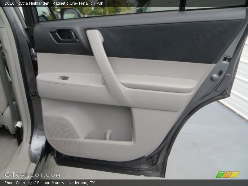 Magnetic Gray Metallic / Ash 2010 Toyota Highlander