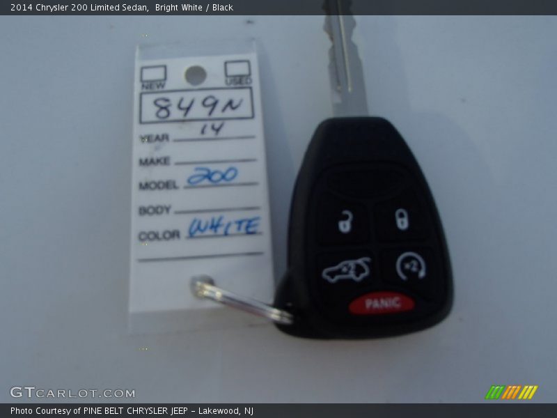 Bright White / Black 2014 Chrysler 200 Limited Sedan