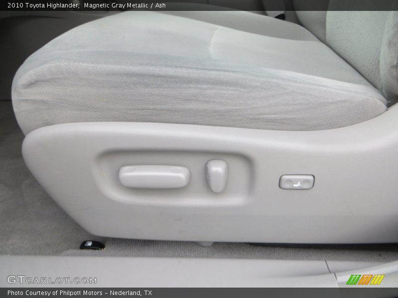 Magnetic Gray Metallic / Ash 2010 Toyota Highlander