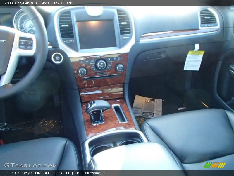Gloss Black / Black 2014 Chrysler 300