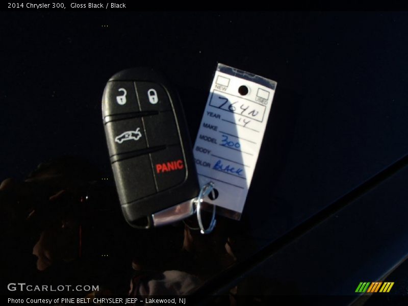 Gloss Black / Black 2014 Chrysler 300