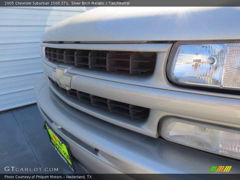 Silver Birch Metallic / Tan/Neutral 2005 Chevrolet Suburban 1500 Z71