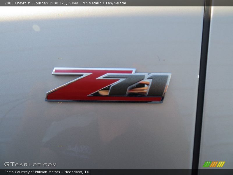 Silver Birch Metallic / Tan/Neutral 2005 Chevrolet Suburban 1500 Z71