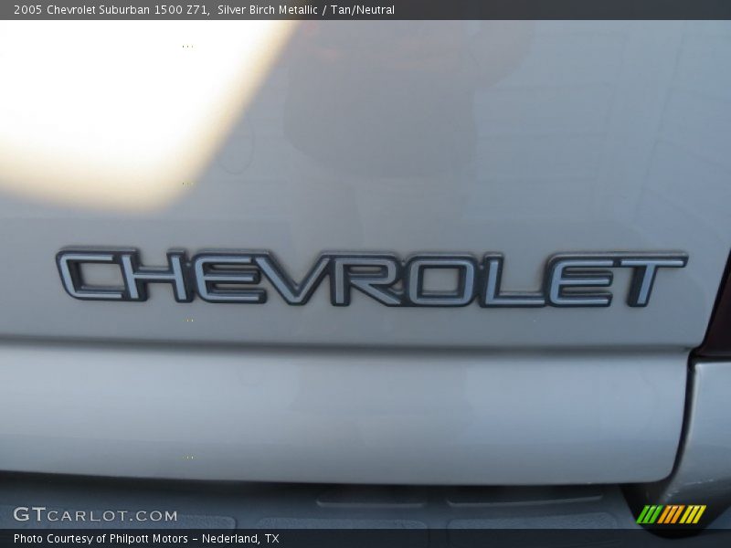 Silver Birch Metallic / Tan/Neutral 2005 Chevrolet Suburban 1500 Z71