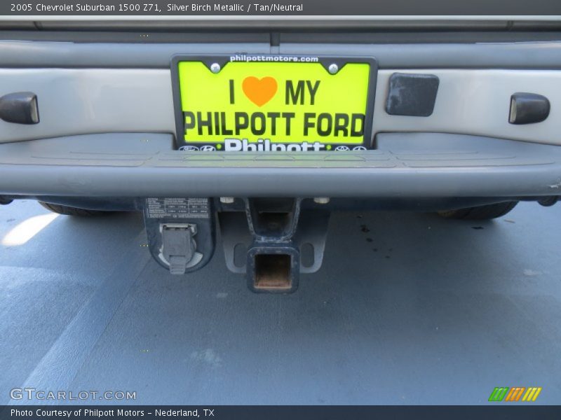 Silver Birch Metallic / Tan/Neutral 2005 Chevrolet Suburban 1500 Z71