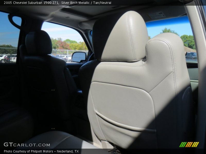 Silver Birch Metallic / Tan/Neutral 2005 Chevrolet Suburban 1500 Z71