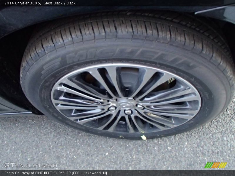 Gloss Black / Black 2014 Chrysler 300 S
