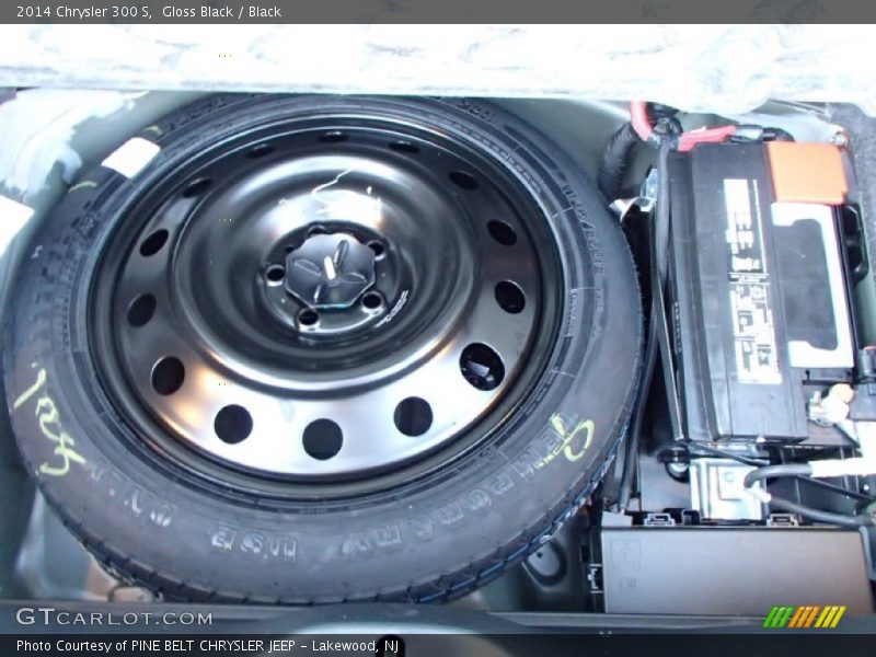 Gloss Black / Black 2014 Chrysler 300 S