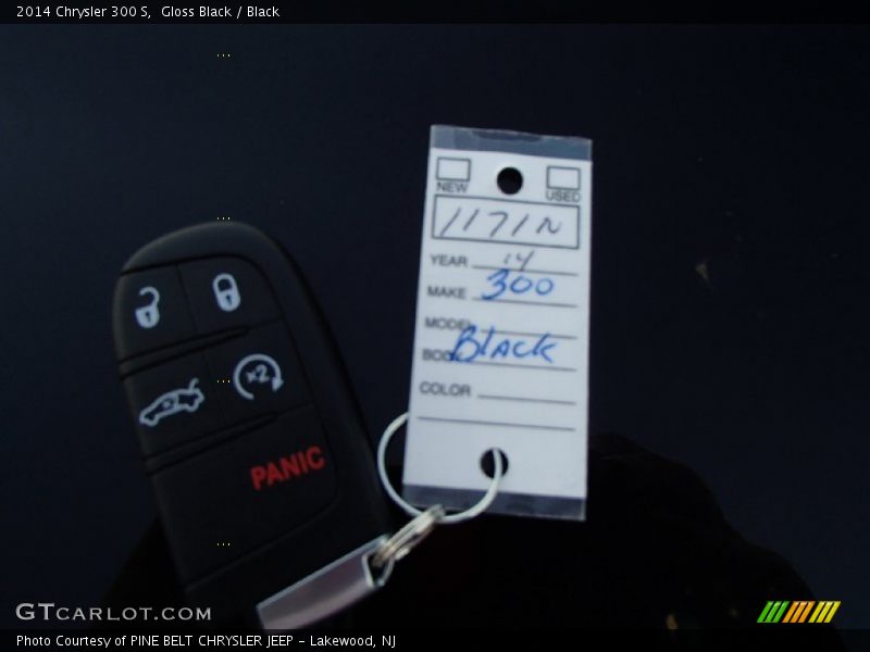 Gloss Black / Black 2014 Chrysler 300 S