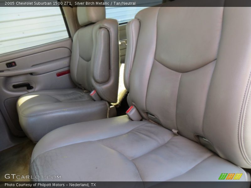 Silver Birch Metallic / Tan/Neutral 2005 Chevrolet Suburban 1500 Z71