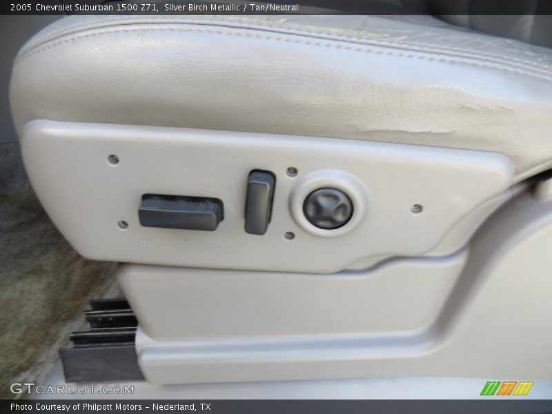 Silver Birch Metallic / Tan/Neutral 2005 Chevrolet Suburban 1500 Z71