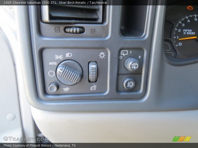 Silver Birch Metallic / Tan/Neutral 2005 Chevrolet Suburban 1500 Z71