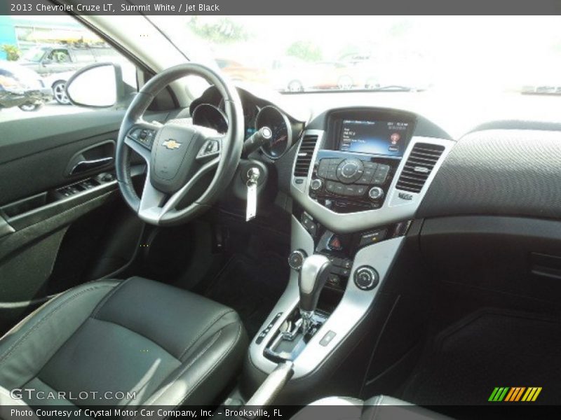 Summit White / Jet Black 2013 Chevrolet Cruze LT