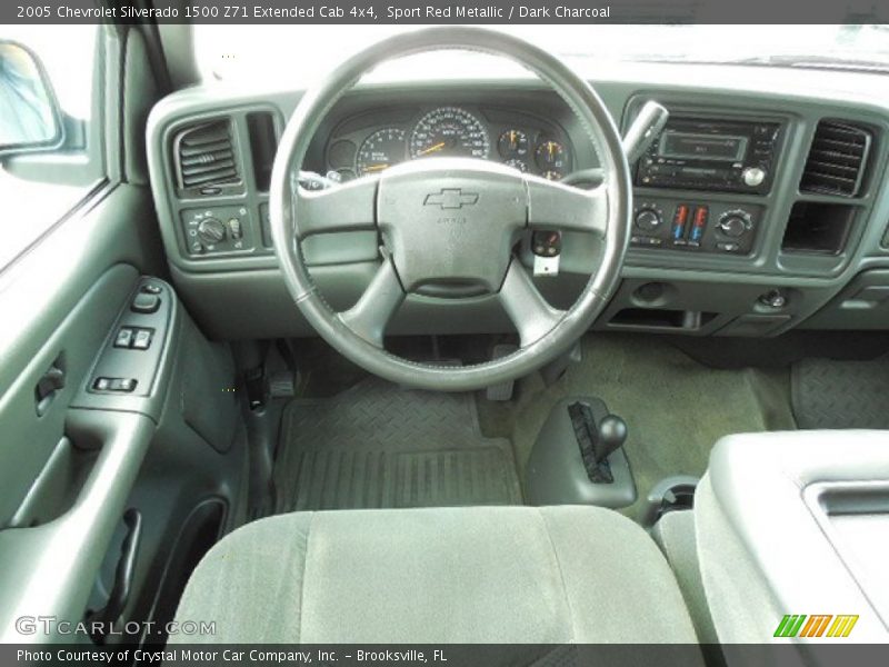 Sport Red Metallic / Dark Charcoal 2005 Chevrolet Silverado 1500 Z71 Extended Cab 4x4