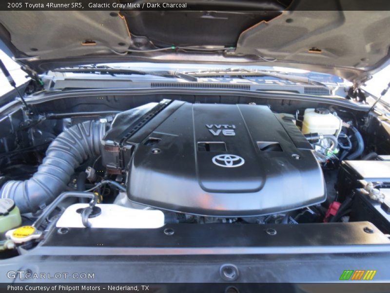 Galactic Gray Mica / Dark Charcoal 2005 Toyota 4Runner SR5