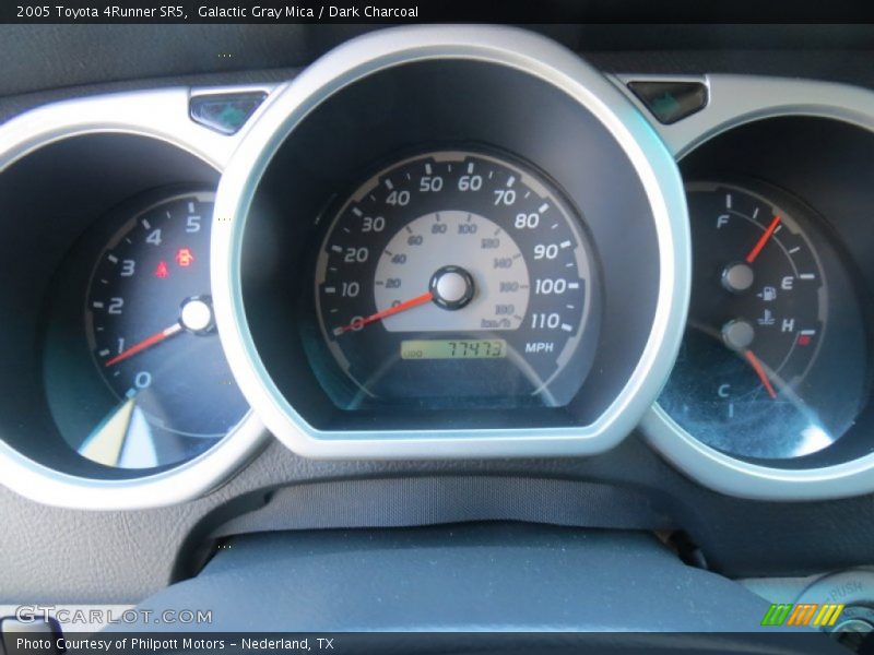 Galactic Gray Mica / Dark Charcoal 2005 Toyota 4Runner SR5