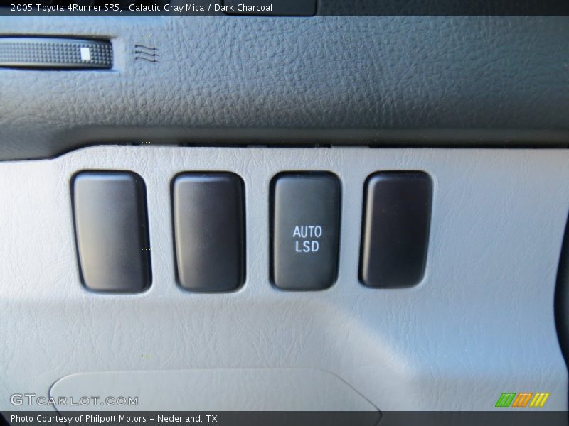 Galactic Gray Mica / Dark Charcoal 2005 Toyota 4Runner SR5