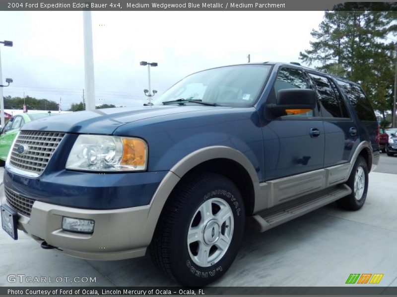 Front 3/4 View of 2004 Expedition Eddie Bauer 4x4