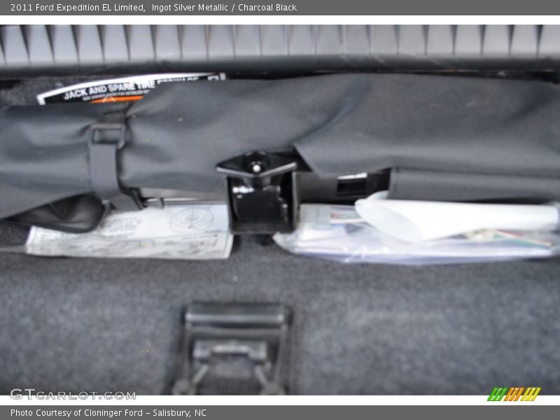 Ingot Silver Metallic / Charcoal Black 2011 Ford Expedition EL Limited
