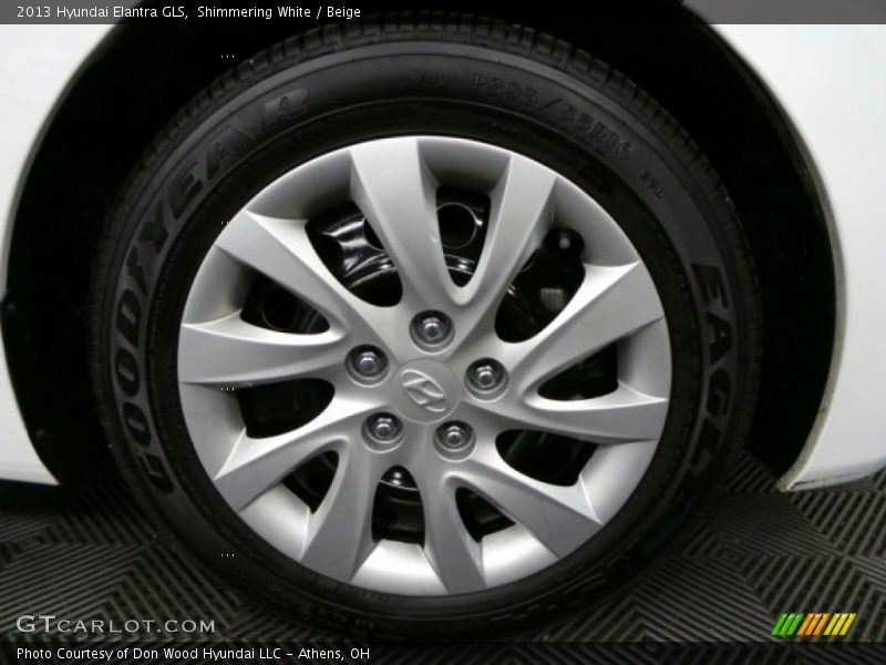 Shimmering White / Beige 2013 Hyundai Elantra GLS