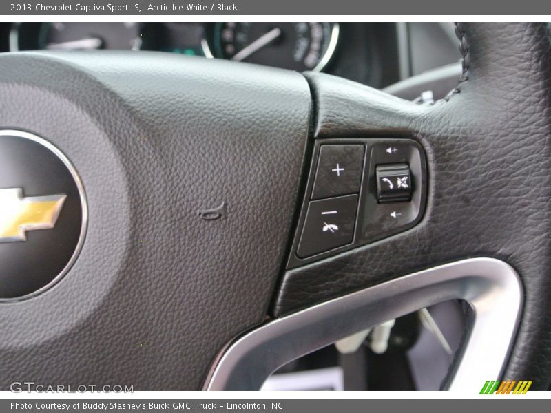 Arctic Ice White / Black 2013 Chevrolet Captiva Sport LS