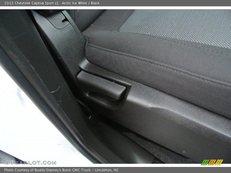 Arctic Ice White / Black 2013 Chevrolet Captiva Sport LS