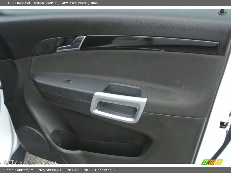 Arctic Ice White / Black 2013 Chevrolet Captiva Sport LS