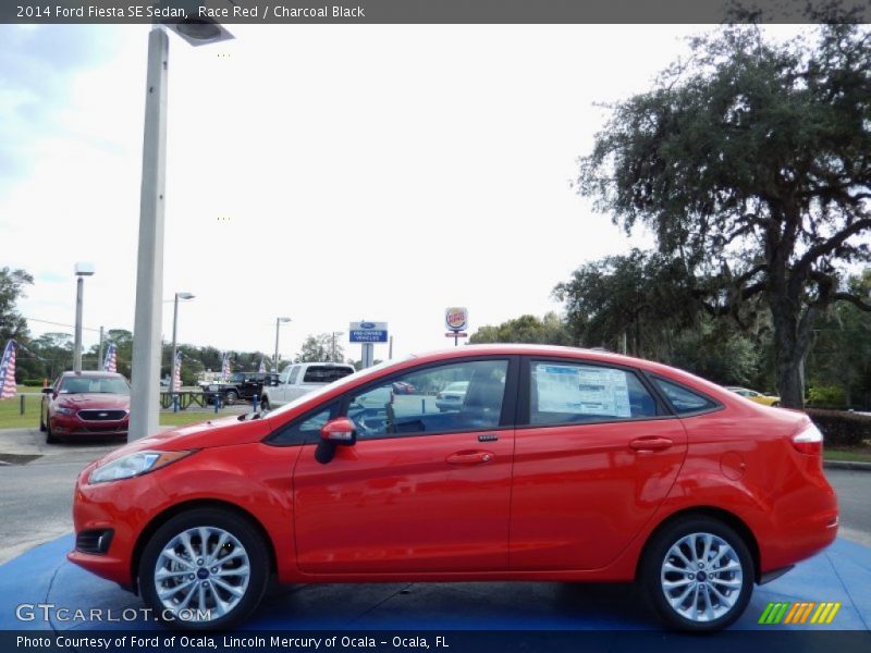 Race Red / Charcoal Black 2014 Ford Fiesta SE Sedan
