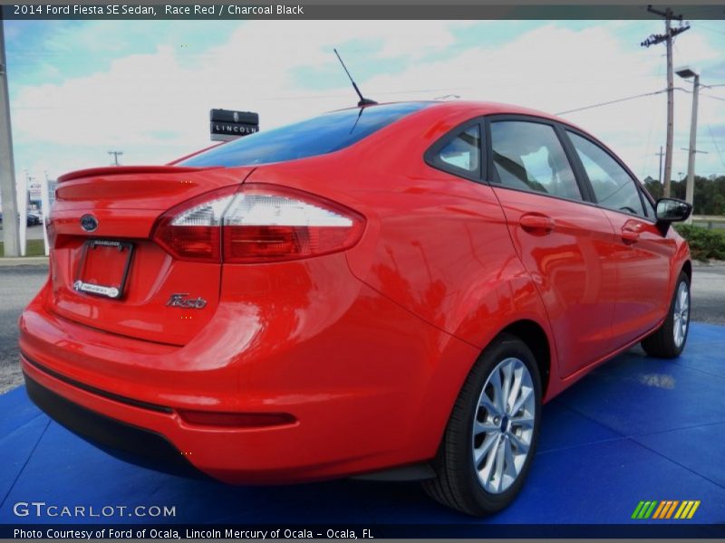 Race Red / Charcoal Black 2014 Ford Fiesta SE Sedan
