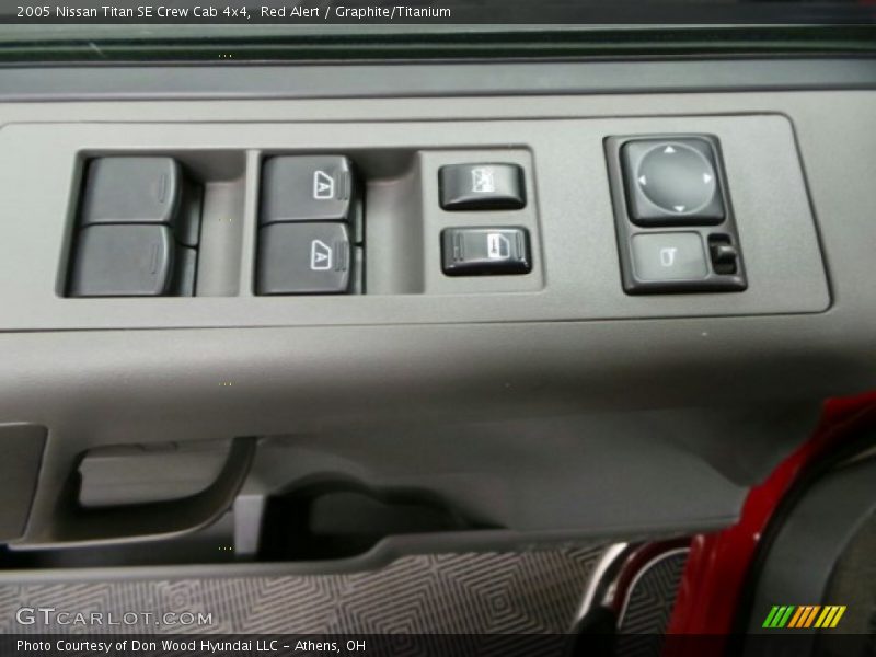 Red Alert / Graphite/Titanium 2005 Nissan Titan SE Crew Cab 4x4