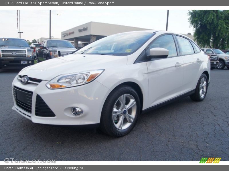 Oxford White / Two-Tone Sport 2012 Ford Focus SE Sport Sedan