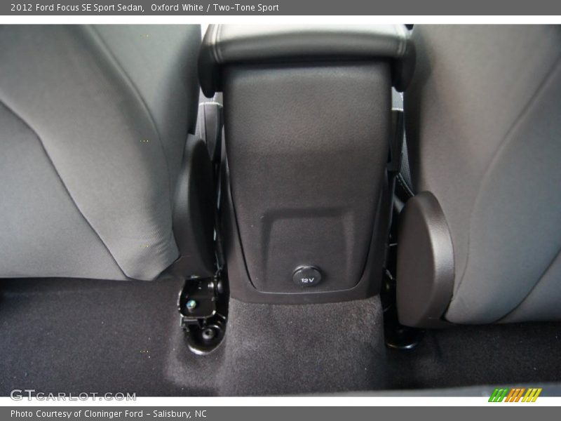 Oxford White / Two-Tone Sport 2012 Ford Focus SE Sport Sedan