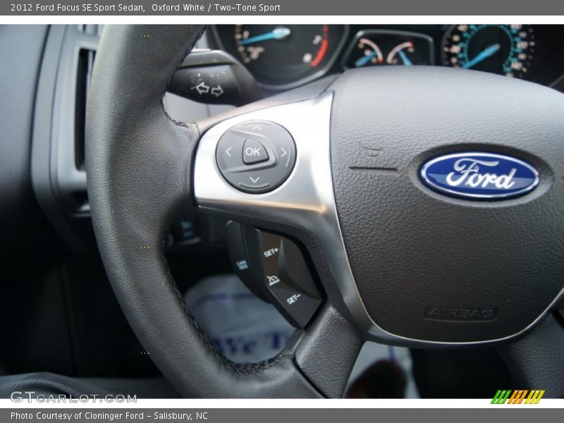 Oxford White / Two-Tone Sport 2012 Ford Focus SE Sport Sedan