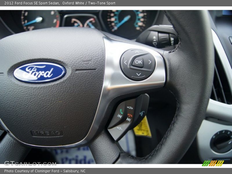 Oxford White / Two-Tone Sport 2012 Ford Focus SE Sport Sedan