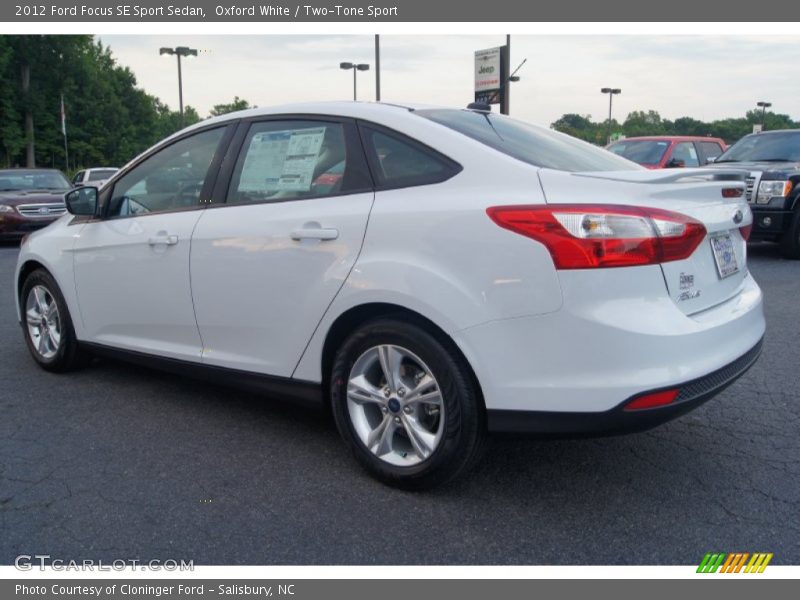 Oxford White / Two-Tone Sport 2012 Ford Focus SE Sport Sedan