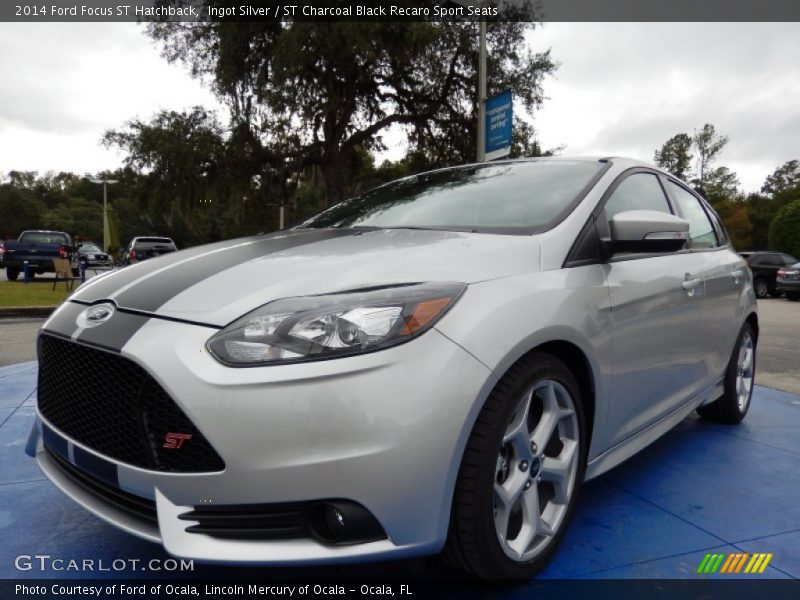Front 3/4 View of 2014 Focus ST Hatchback