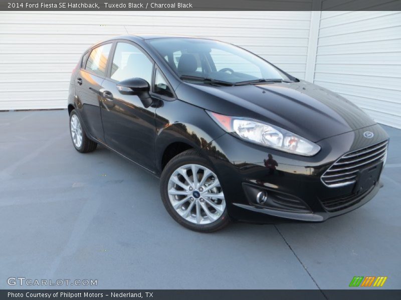 Tuxedo Black / Charcoal Black 2014 Ford Fiesta SE Hatchback