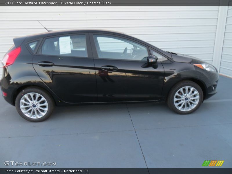 Tuxedo Black / Charcoal Black 2014 Ford Fiesta SE Hatchback