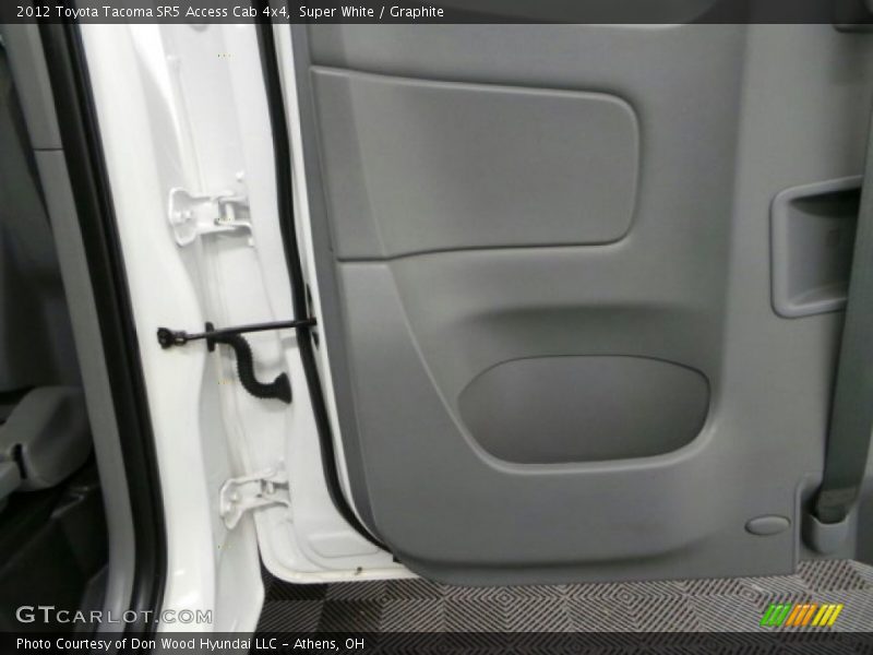 Super White / Graphite 2012 Toyota Tacoma SR5 Access Cab 4x4