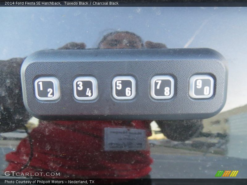Tuxedo Black / Charcoal Black 2014 Ford Fiesta SE Hatchback
