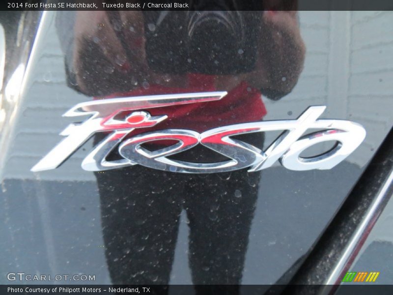 Tuxedo Black / Charcoal Black 2014 Ford Fiesta SE Hatchback