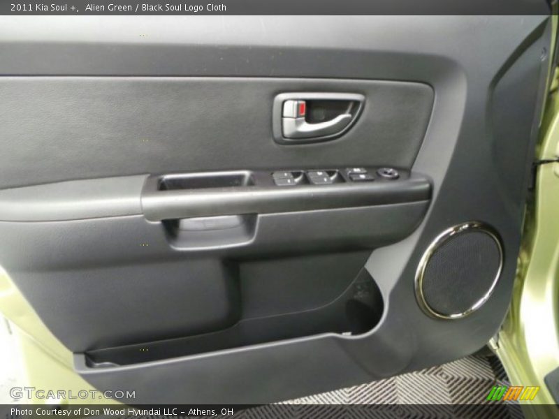 Alien Green / Black Soul Logo Cloth 2011 Kia Soul +