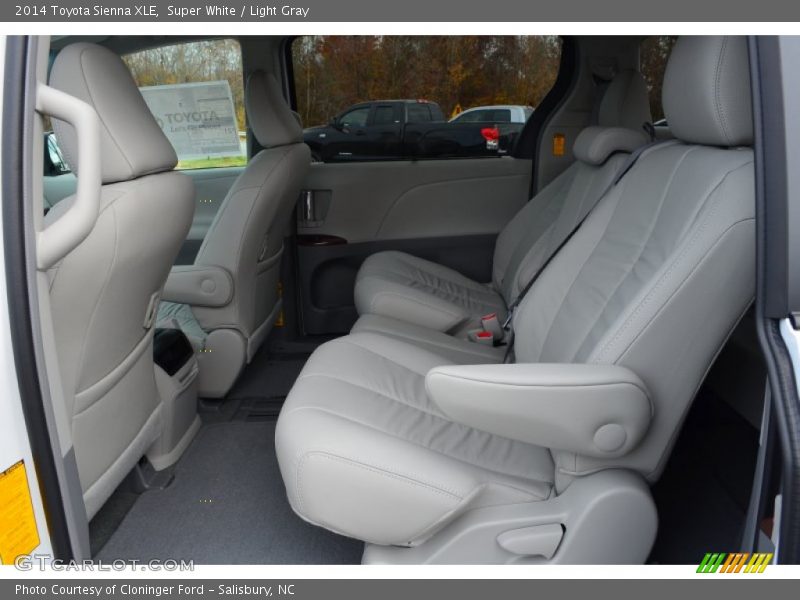 Super White / Light Gray 2014 Toyota Sienna XLE