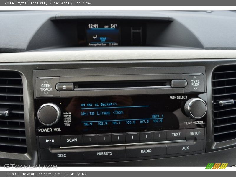 Super White / Light Gray 2014 Toyota Sienna XLE
