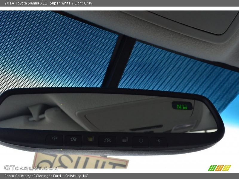 Super White / Light Gray 2014 Toyota Sienna XLE