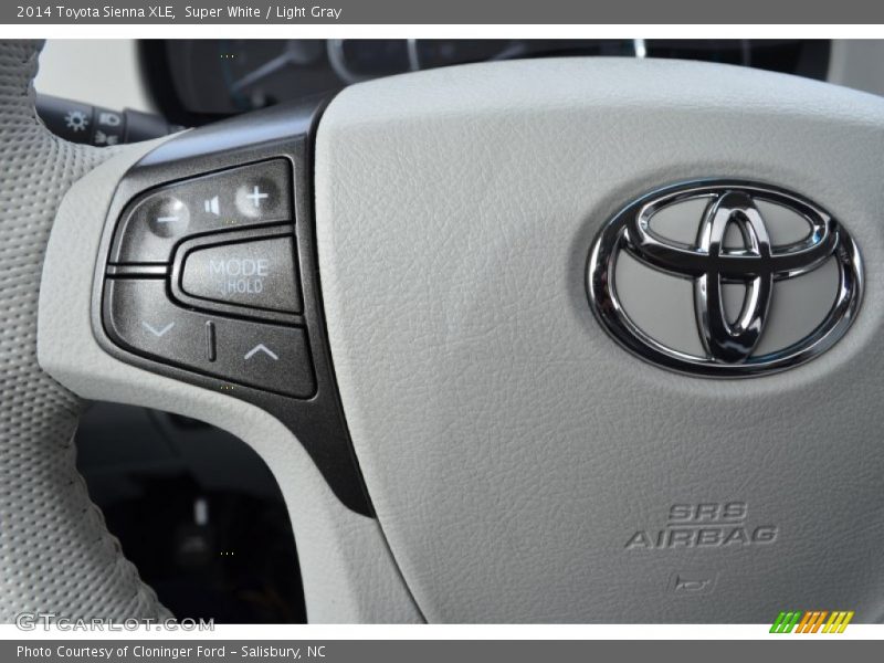 Super White / Light Gray 2014 Toyota Sienna XLE