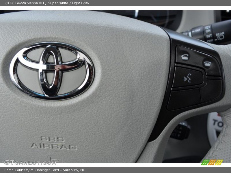 Super White / Light Gray 2014 Toyota Sienna XLE