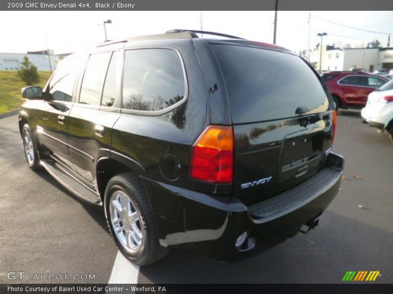 Black / Ebony 2009 GMC Envoy Denali 4x4